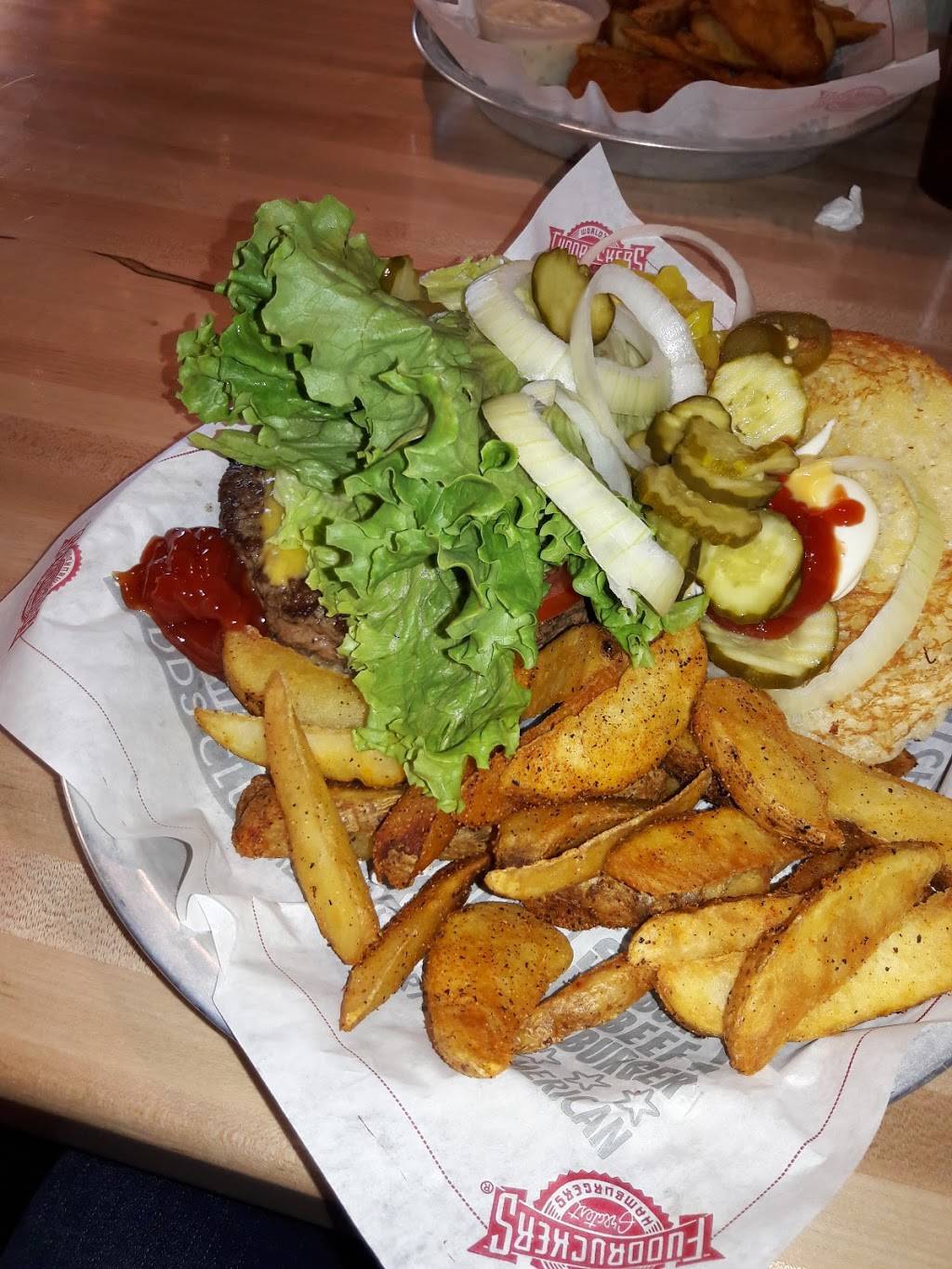 Fuddruckers | restaurant | 7704 W Bell Rd, Glendale, AZ 85308, USA | 6239798826 OR +1 623-979-8826