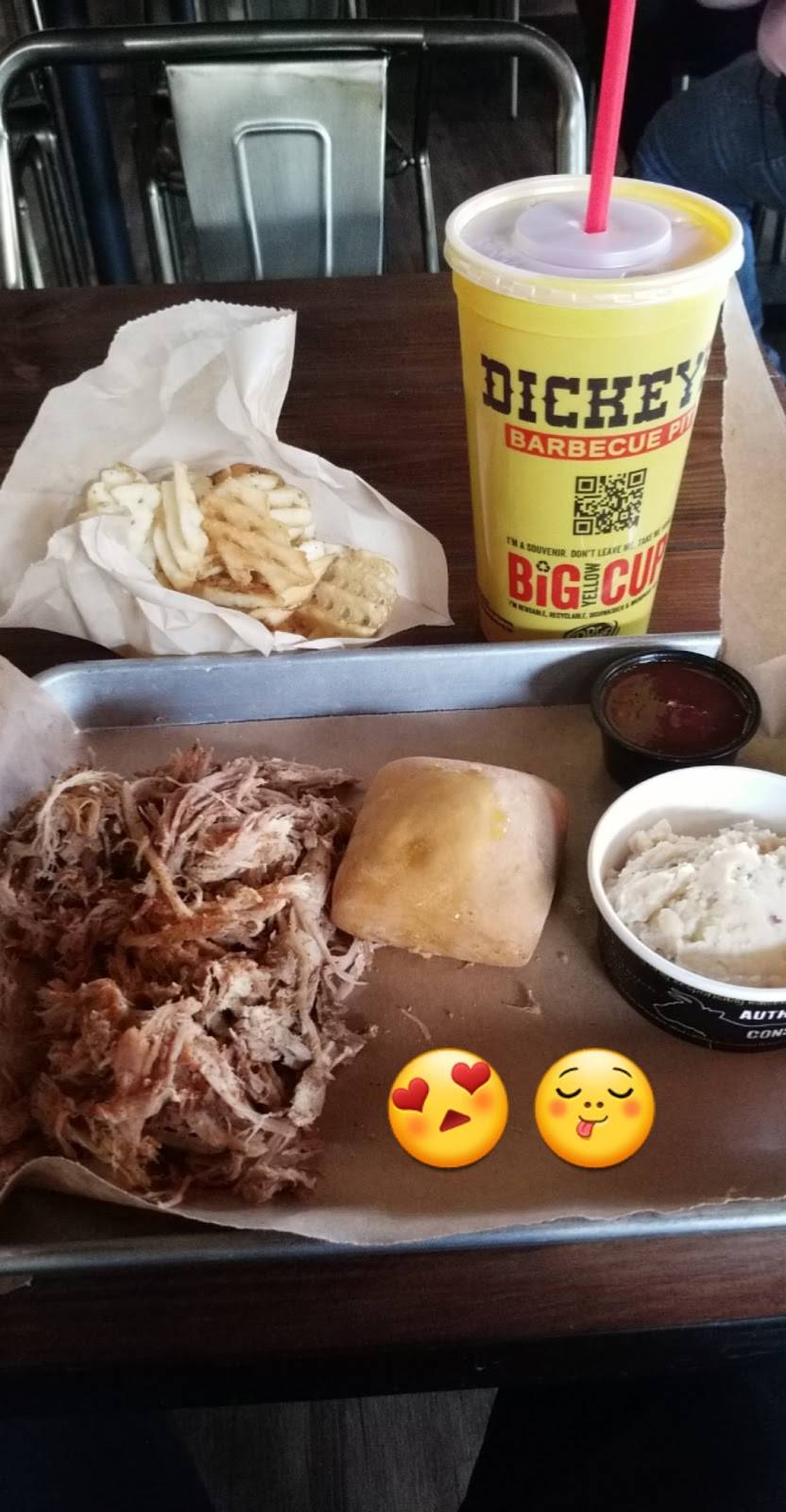 Dickeys Barbecue Pit | restaurant | 9860 W Lower Buckeye Rd, Tolleson, AZ 85353, USA | 6239368298 OR +1 623-936-8298