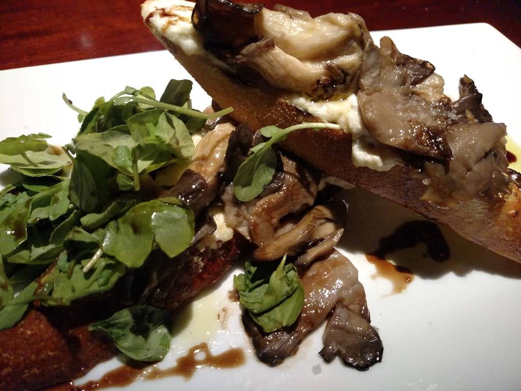 Ellas Fine Food & Drink | restaurant | 2 Tower St, Westerly, RI 02891, USA | 4013150606 OR +1 401-315-0606