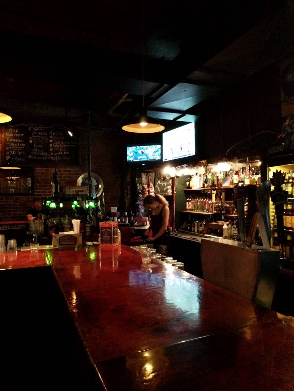 Mc Claffertys Pub | restaurant | 1301 University Ave, Morgantown, WV 26505, USA | 3042921110 OR +1 304-292-1110