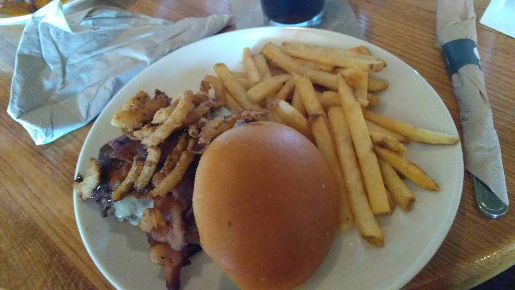 Applebees Grill + Bar | restaurant | 601 Manchester Ln, Newton, KS 67114, USA | 3162849366 OR +1 316-284-9366