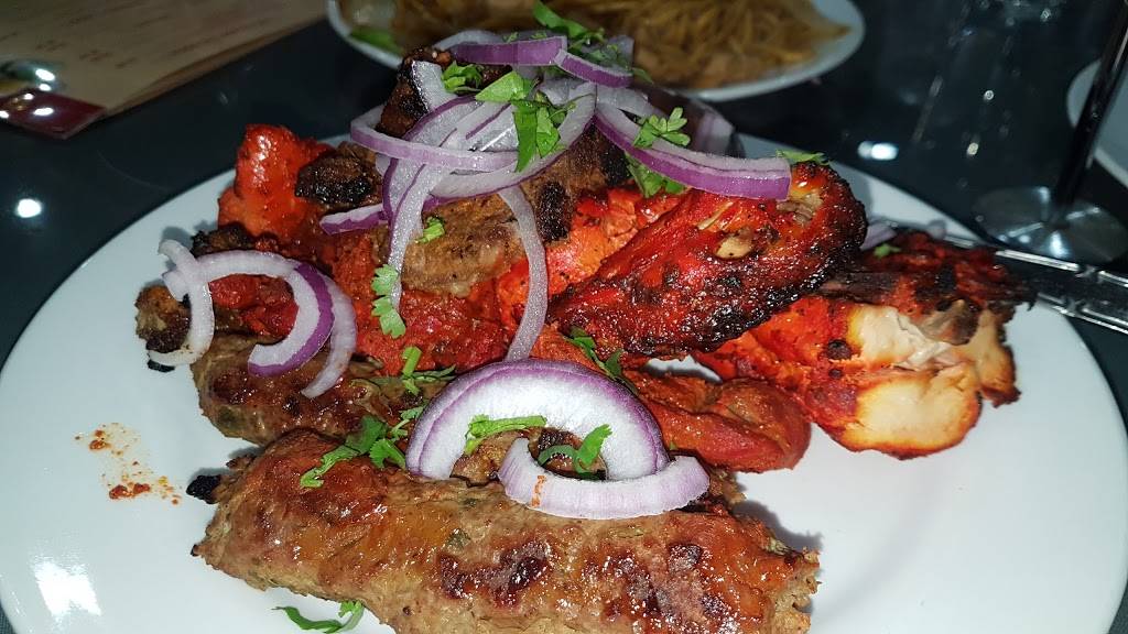 Serena Restaurant | restaurant | 2309 W Devon Ave, Chicago, IL 60659, USA | 7733385800 OR +1 773-338-5800