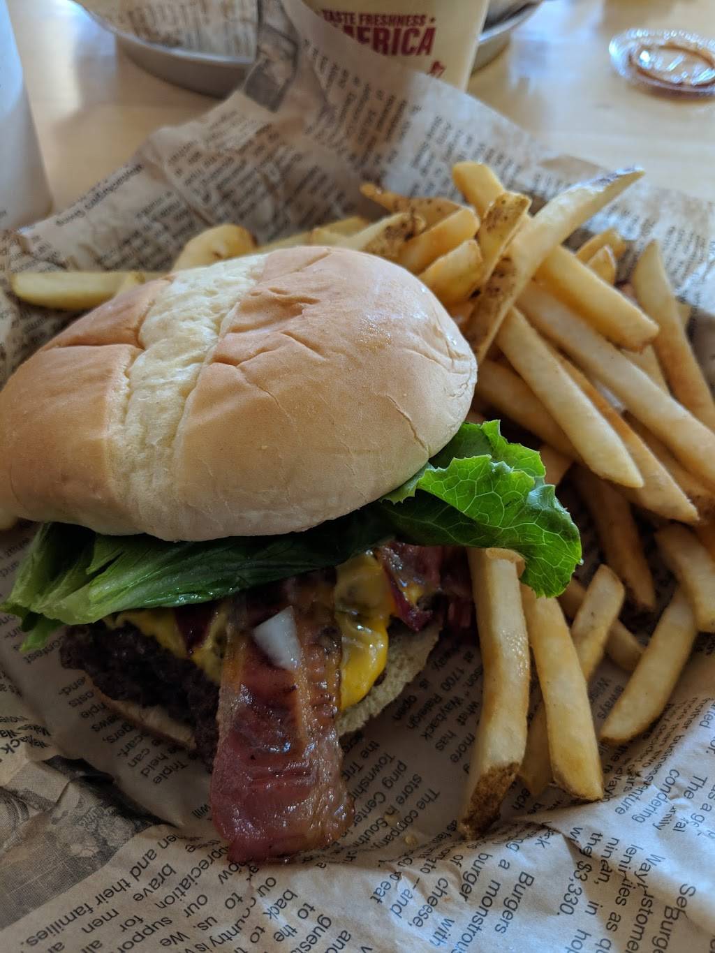 Wayback Burgers | restaurant | 1725 Northpark Blvd W, San Bernardino, CA 92407, USA | 9094736140 OR +1 909-473-6140