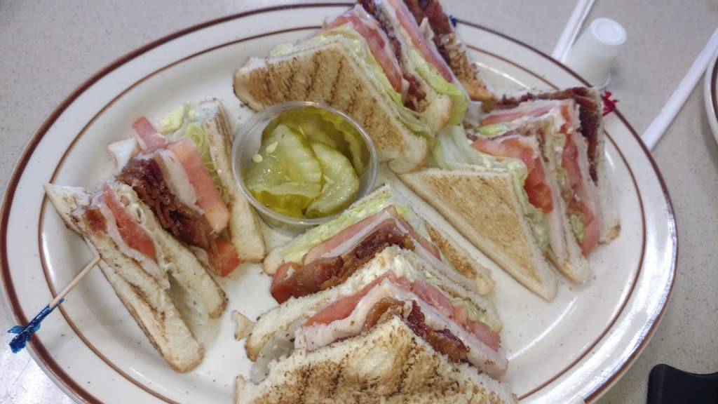 Leos Coney Island | restaurant | 3644 Carpenter Rd, Ypsilanti, MI 48197, USA | 7349712388 OR +1 734-971-2388