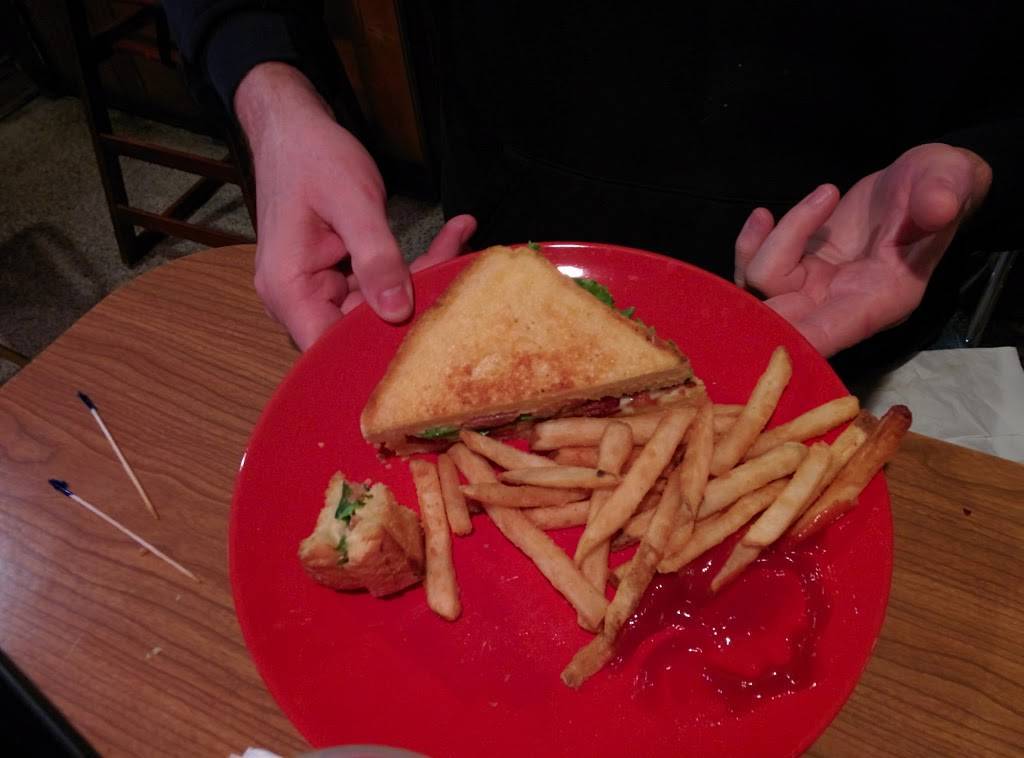 Kamps Bar and Grill | restaurant | 303 Williams St, Combined Locks, WI 54113, USA | 9207889945 OR +1 920-788-9945