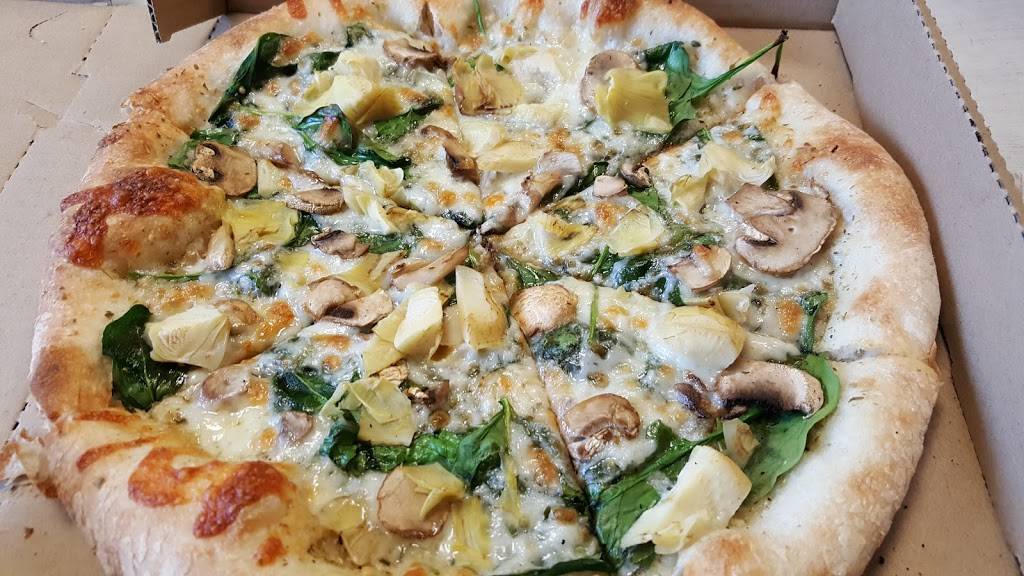 Luccis Place | restaurant | 405 E Main St, Kent, OH 44240, USA | 3306739833 OR +1 330-673-9833