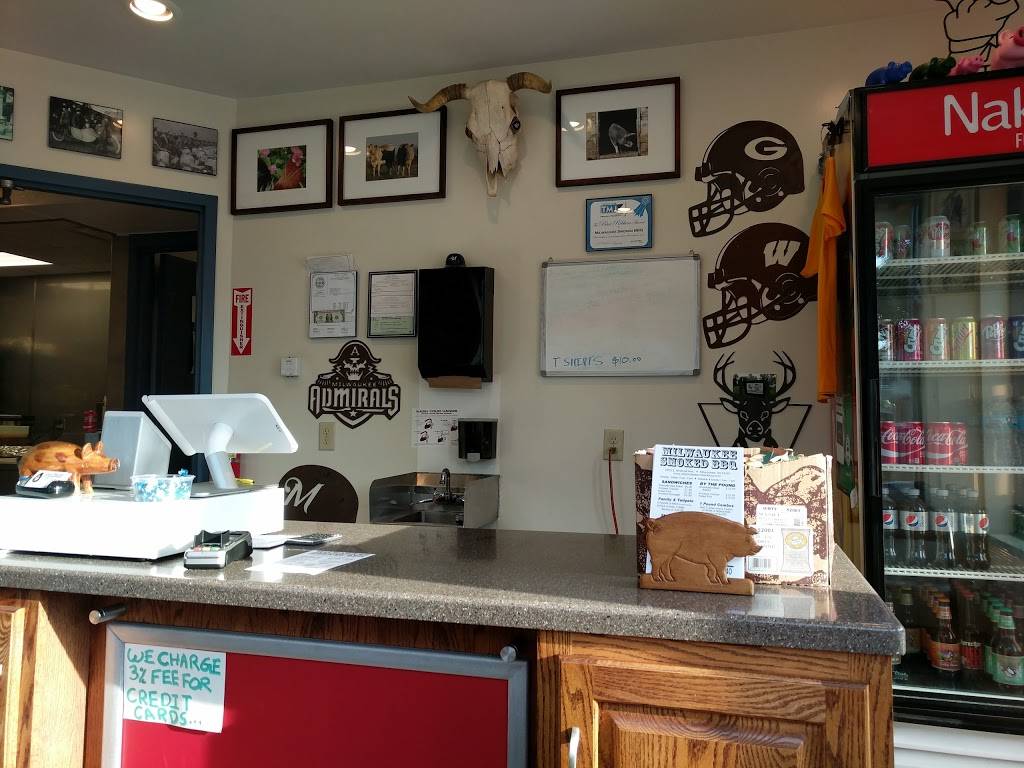 Donnies Milwaukee Smoked BBQ | restaurant | 3902 S Whitnall Ave, Milwaukee, WI 53207, USA | 4148827340 OR +1 414-882-7340