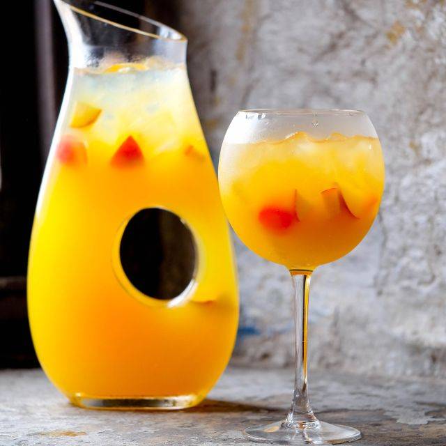 Madrina Bar y Tapas | restaurant | 2 Trinity St, Toronto, ON M5A 3C4, Canada | 4165488055 OR +1 416-548-8055