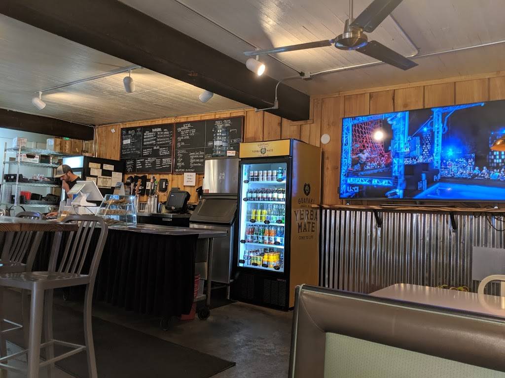 Bradys Brats & Burgers | restaurant | 39333 Proctor Blvd, Sandy, OR 97055, USA | 5034820532 OR +1 503-482-0532