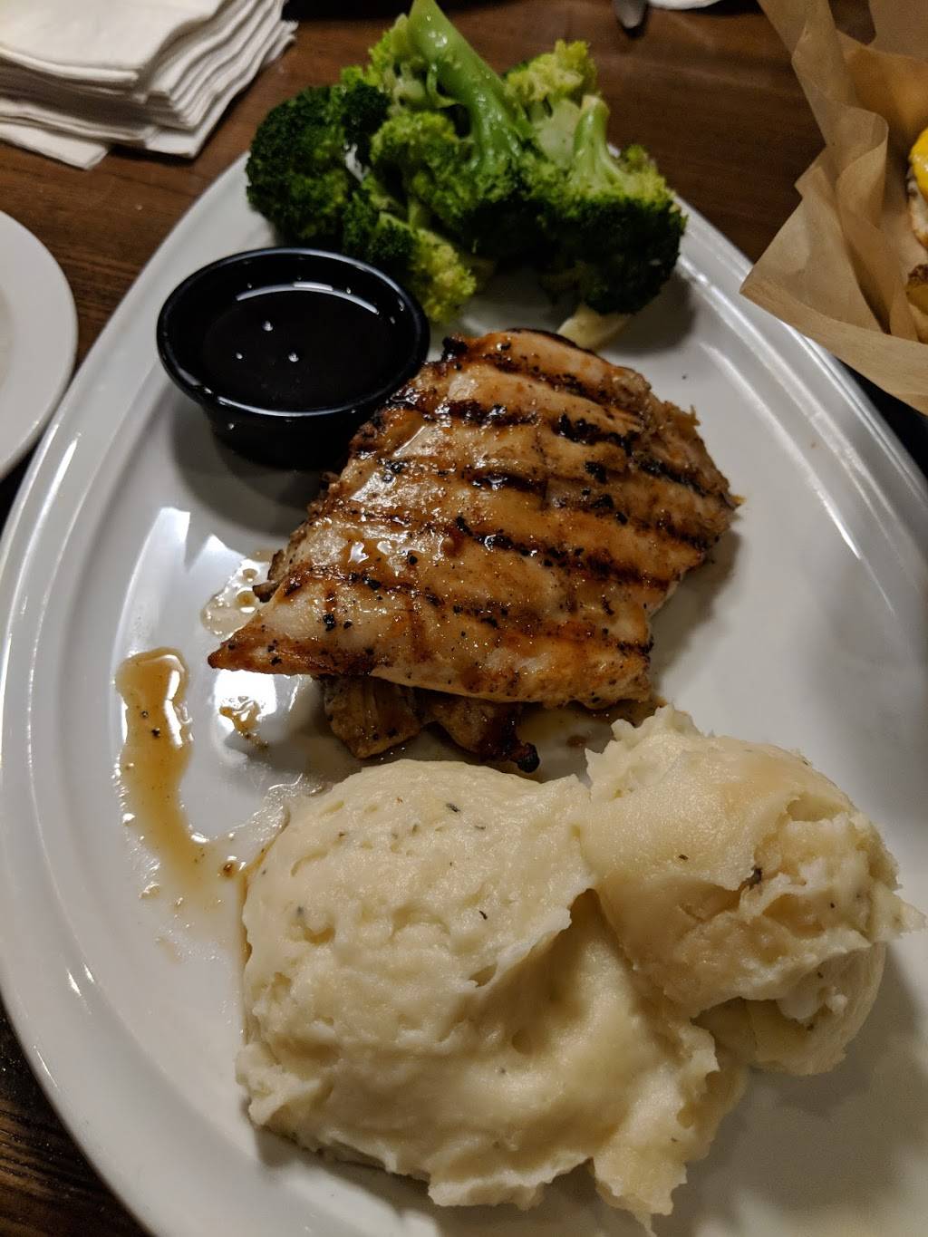 TGI Fridays | restaurant | 615 Baltimore Pike, Bel Air, MD 21014, USA | 4104206766 OR +1 410-420-6766