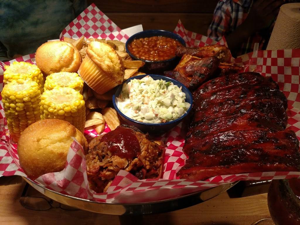 Famous Daves Alameda | restaurant | 2690 5th St Ste B, Alameda, CA 94501, USA | 5107643786 OR +1 510-764-3786