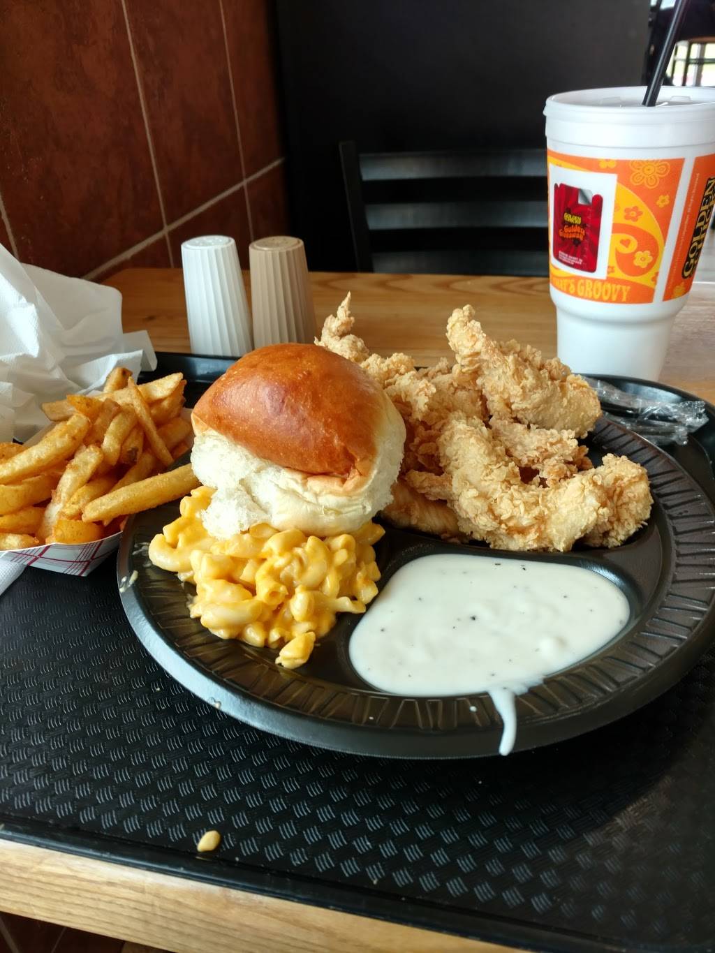 Golden Chick | meal takeaway | 900 S Carrier Pkwy, Grand Prairie, TX 75051, USA | 2144123270 OR +1 214-412-3270