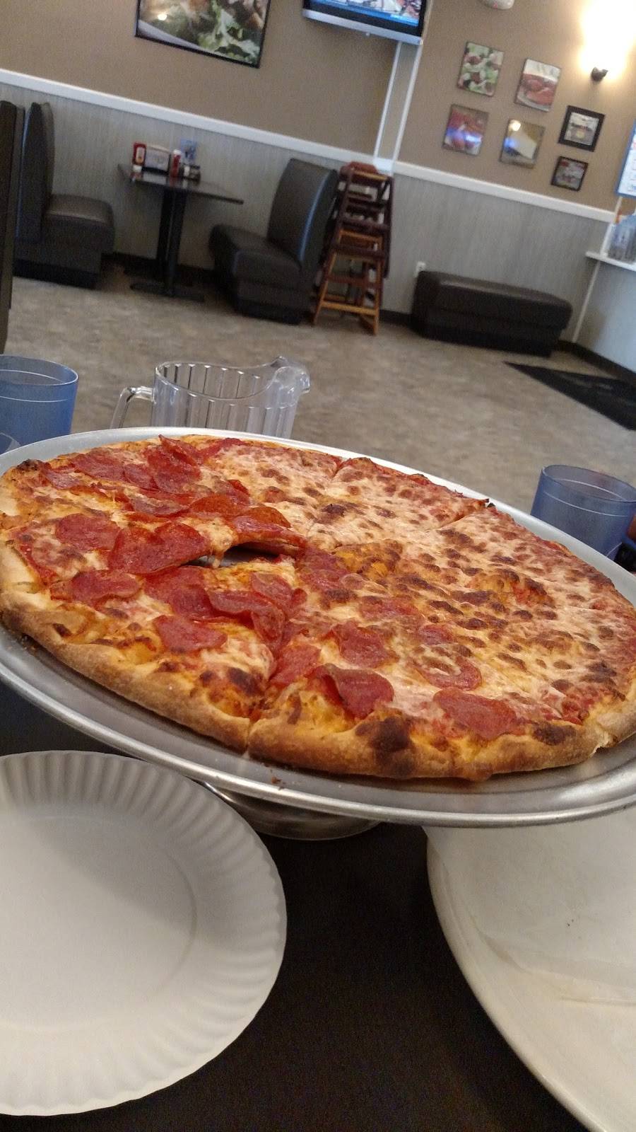 Vivaldis Pizzeria | restaurant | 5 Cheshire Rd #32, Pittsfield, MA 01201, USA | 4132365633 OR +1 413-236-5633