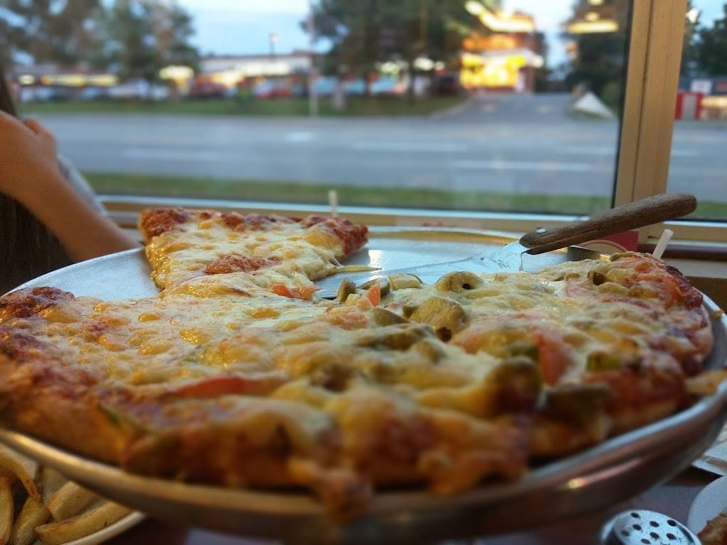 Colonnade Pizza | restaurant | 461 Hazeldean Rd, Kanata, ON K2L 1V1, Canada | 6138315599 OR +1 613-831-5599