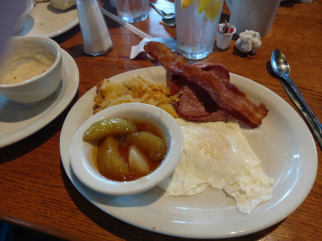 Cracker Barrel Old Country Store | restaurant | 101 Lect Dr, Perry, GA 31069, USA | 4789872242 OR +1 478-987-2242