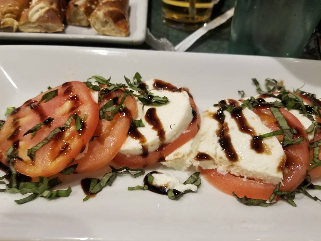 The Greene Turtle Sports Bar & Grille | restaurant | 601 F St NW, Washington, DC 20004, USA | 2026378889 OR +1 202-637-8889