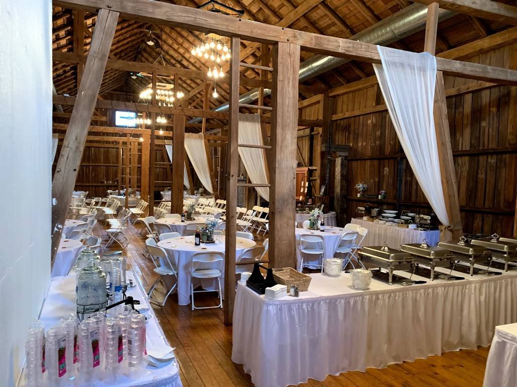 The Barn at Sugarcreek | restaurant | 6907 Spooky Hollow Rd NW, Sugarcreek, OH 44681, USA | 3308523321 OR +1 330-852-3321