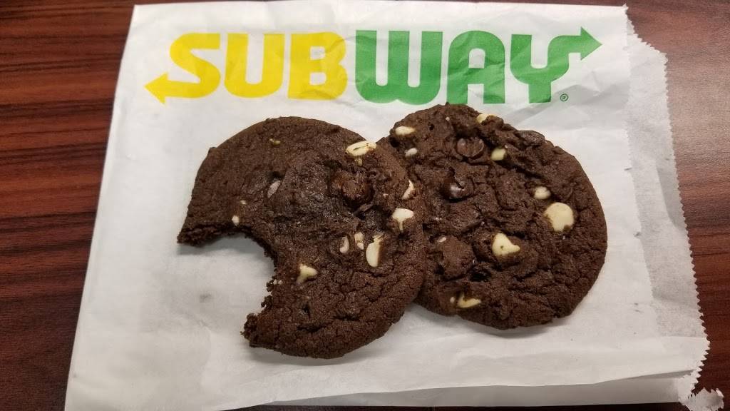 Subway Restaurants | restaurant | 601 S Boulder Ave Suite 120 Petroleum Club Bldg, Tulsa, OK 74119, USA | 9185766821 OR +1 918-576-6821