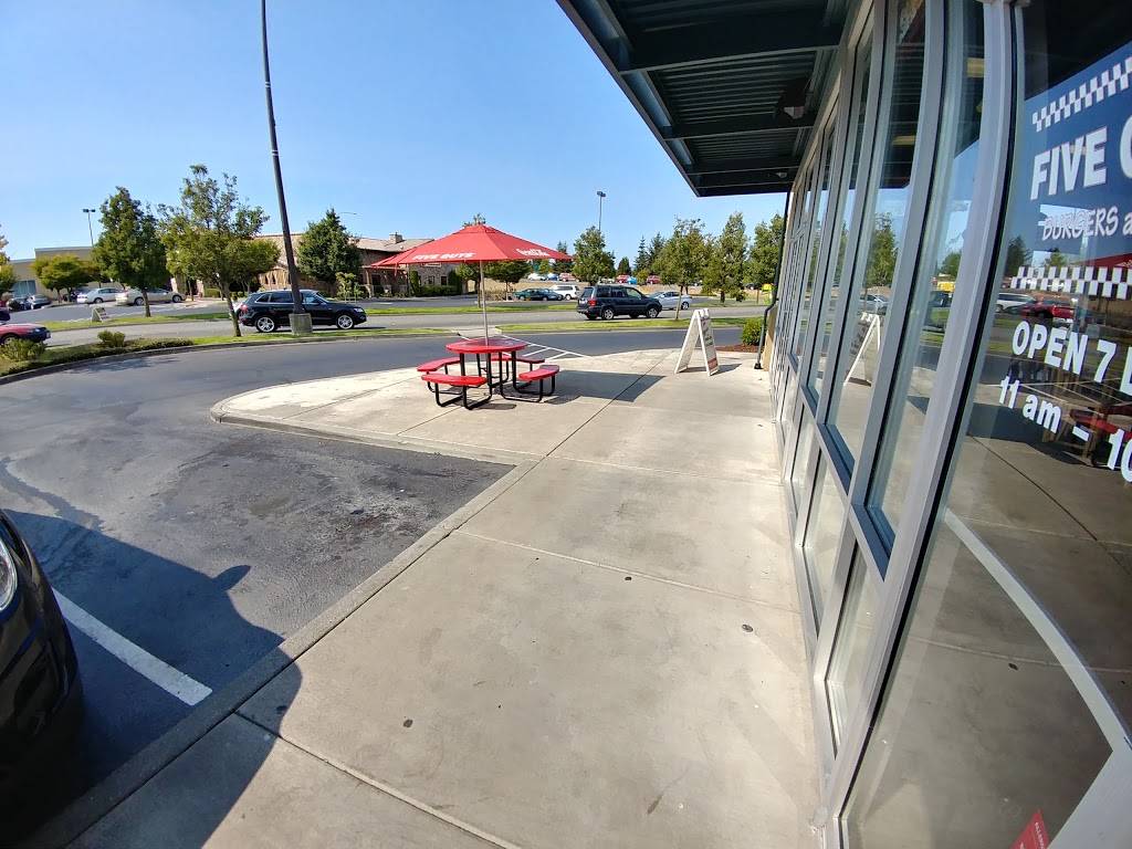 Five Guys | meal takeaway | 1870 Marketplace Dr, Burlington, WA 98233, USA | 3607578677 OR +1 360-757-8677