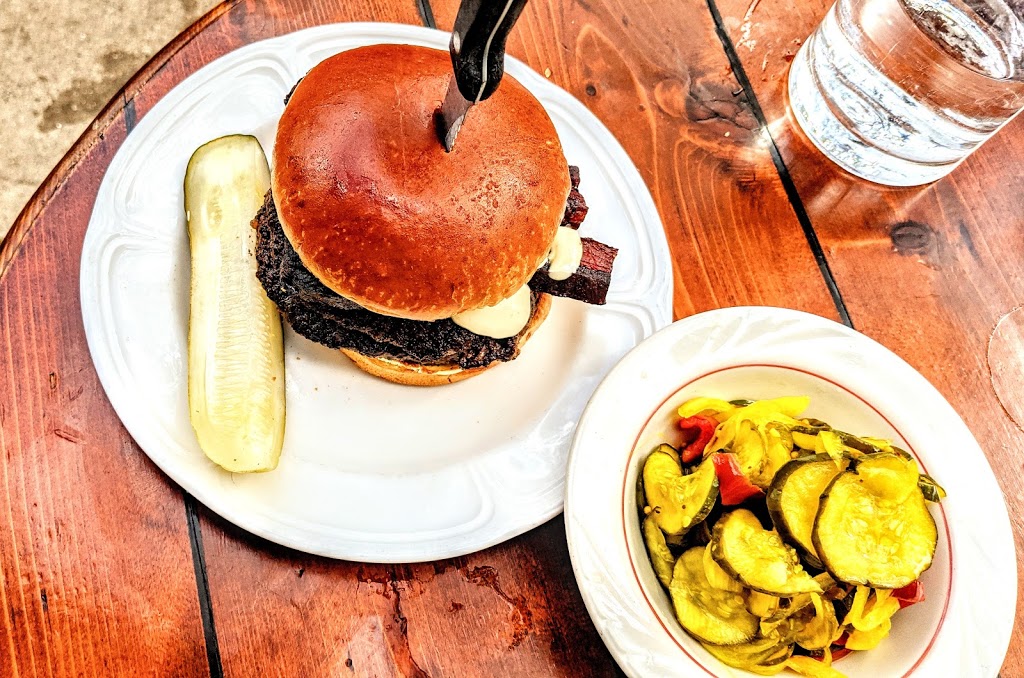 Au Cheval | restaurant | 800 W Randolph St, Chicago, IL 60607, USA | 3129294580 OR +1 312-929-4580