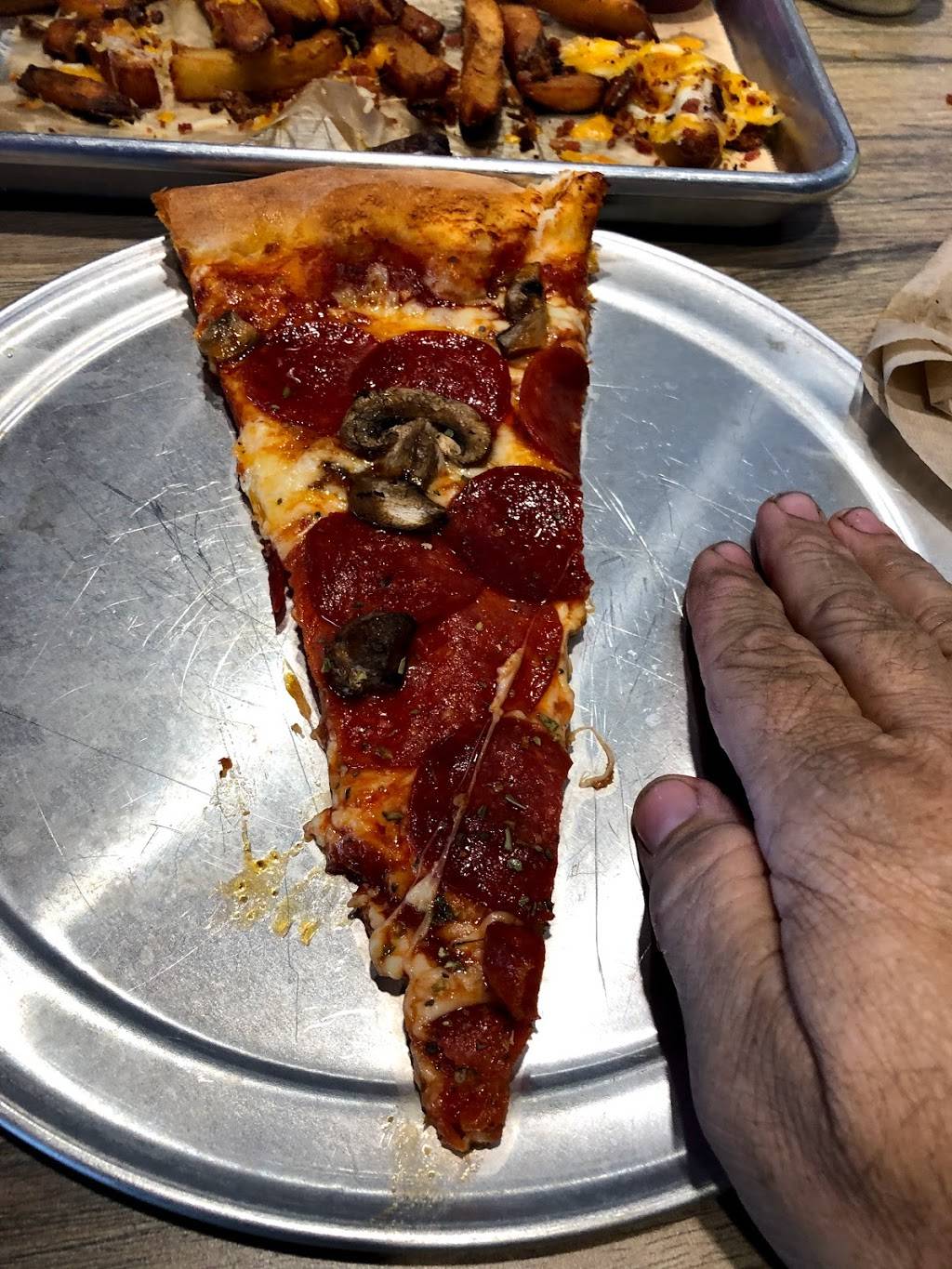 Rockn Dough Pizza | restaurant | 3451 Dickerson Pike, Nashville, TN 37207, USA | 6293330404 OR +1 629-333-0404