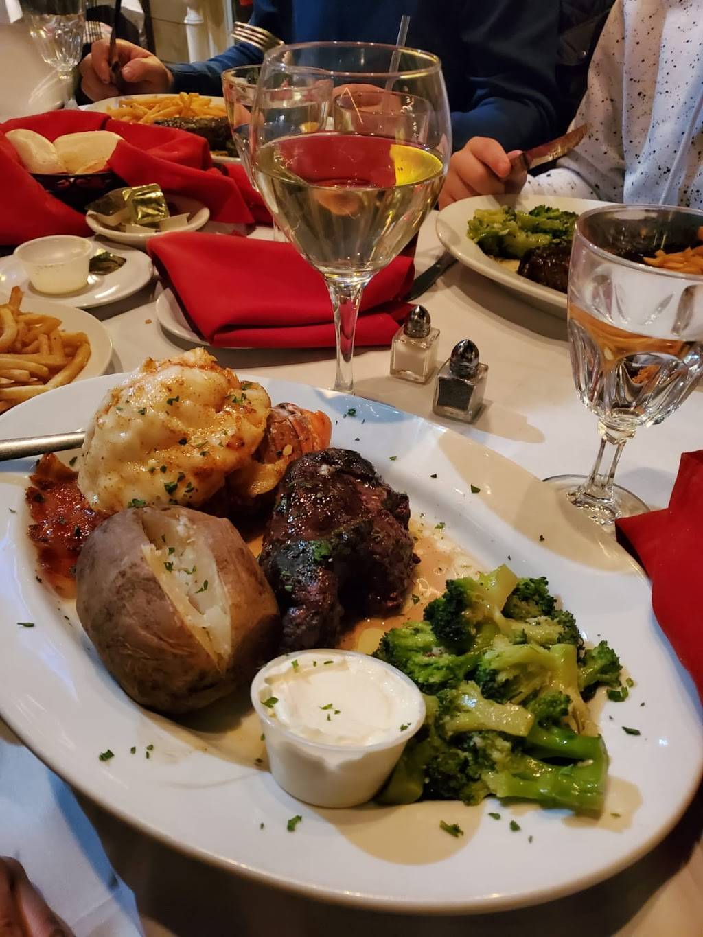 Tonys Italian Restaurant | restaurant | 1191 Rte 9W, Marlboro, NY 12542, USA | 8452369658 OR +1 845-236-9658