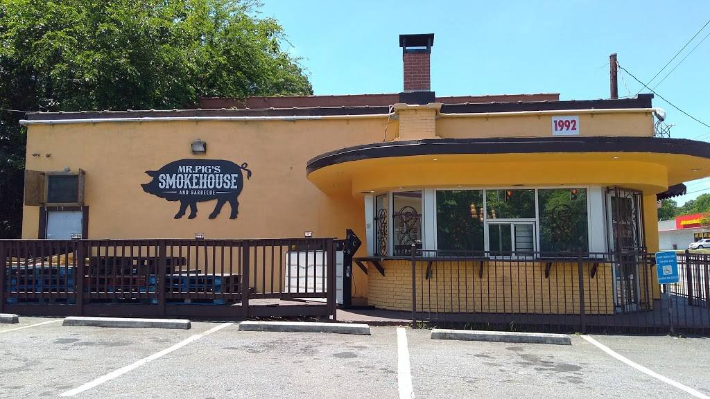Mr. Pigs Smokehouse | restaurant | 1992 Donald Lee Hollowell Pkwy NW, Atlanta, GA 30318, USA | 4049689451 OR +1 404-968-9451
