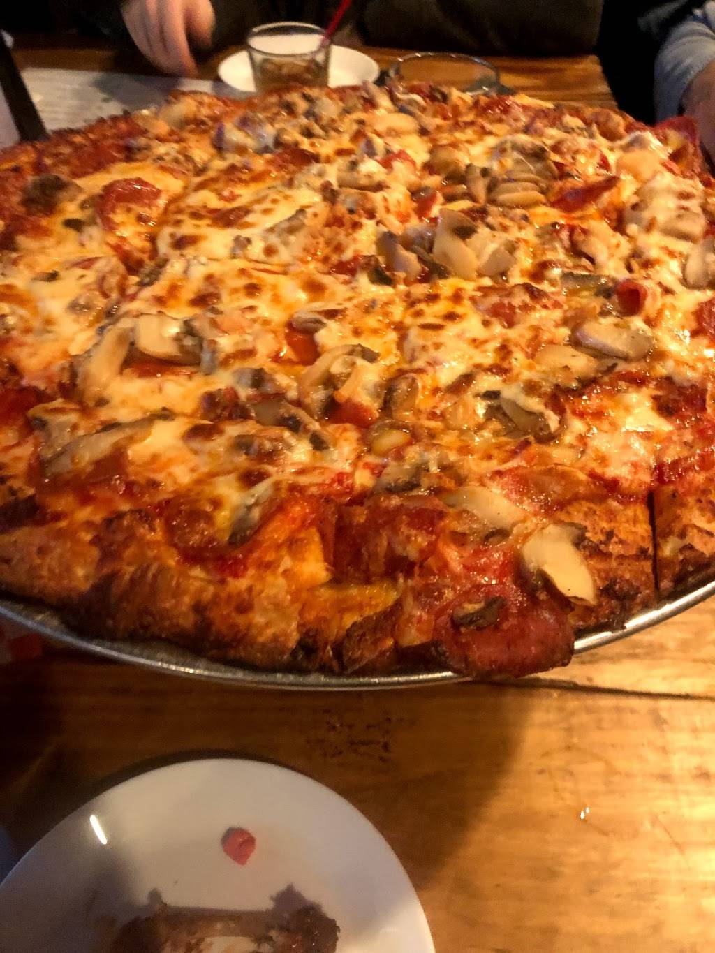 Shortys Pizza & GROWL | restaurant | 9721 Sawmill Rd, Powell, OH 43065, USA | 6145537051 OR +1 614-553-7051