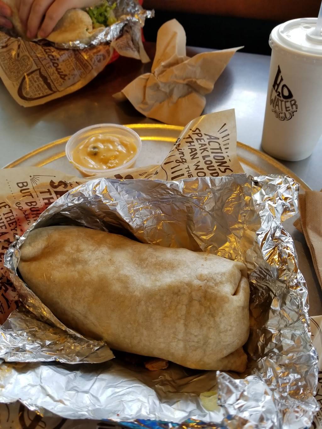 Chipotle Mexican Grill | restaurant | 4095 S Carrier Pkwy, Grand Prairie, TX 75052, USA | 9724004243 OR +1 972-400-4243