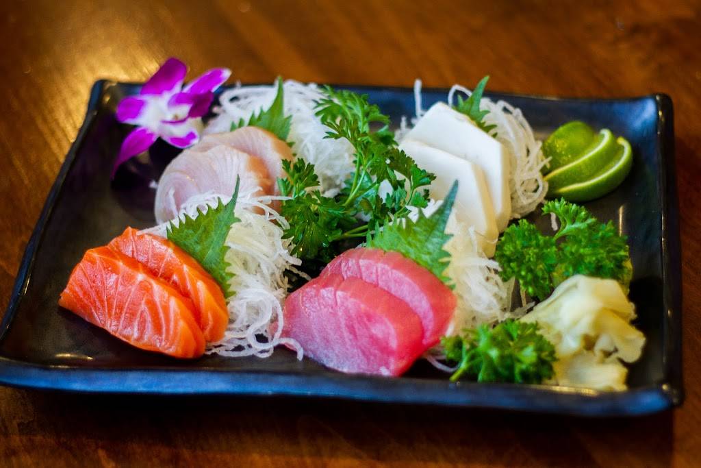 Bonzai Japanese Steak & Sushi | restaurant | 218 Sidney Baker St S, Kerrville, TX 78028, USA | 8303156888 OR +1 830-315-6888