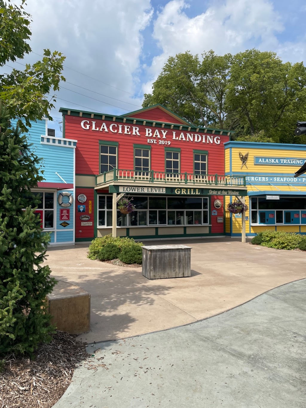 Glacier Bay Landing | restaurant | 3701 S 10th St, Omaha, NE 68107, USA | 4027338400 OR +1 402-733-8400