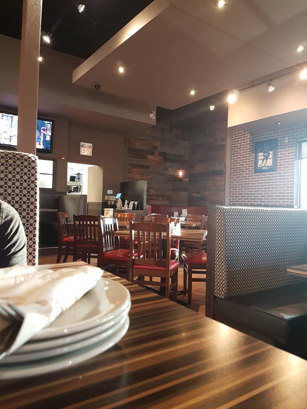 Crabby Joes Bar • Grill | restaurant | 65 University Ave, Waterloo, ON N2J 2V9, Canada | 5197259041 OR +1 519-725-9041