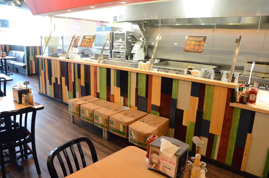 MOOYAH Burgers, Fries & Shakes | restaurant | 2611 W Jefferson St, Joliet, IL 60435, USA | 8157255050 OR +1 815-725-5050