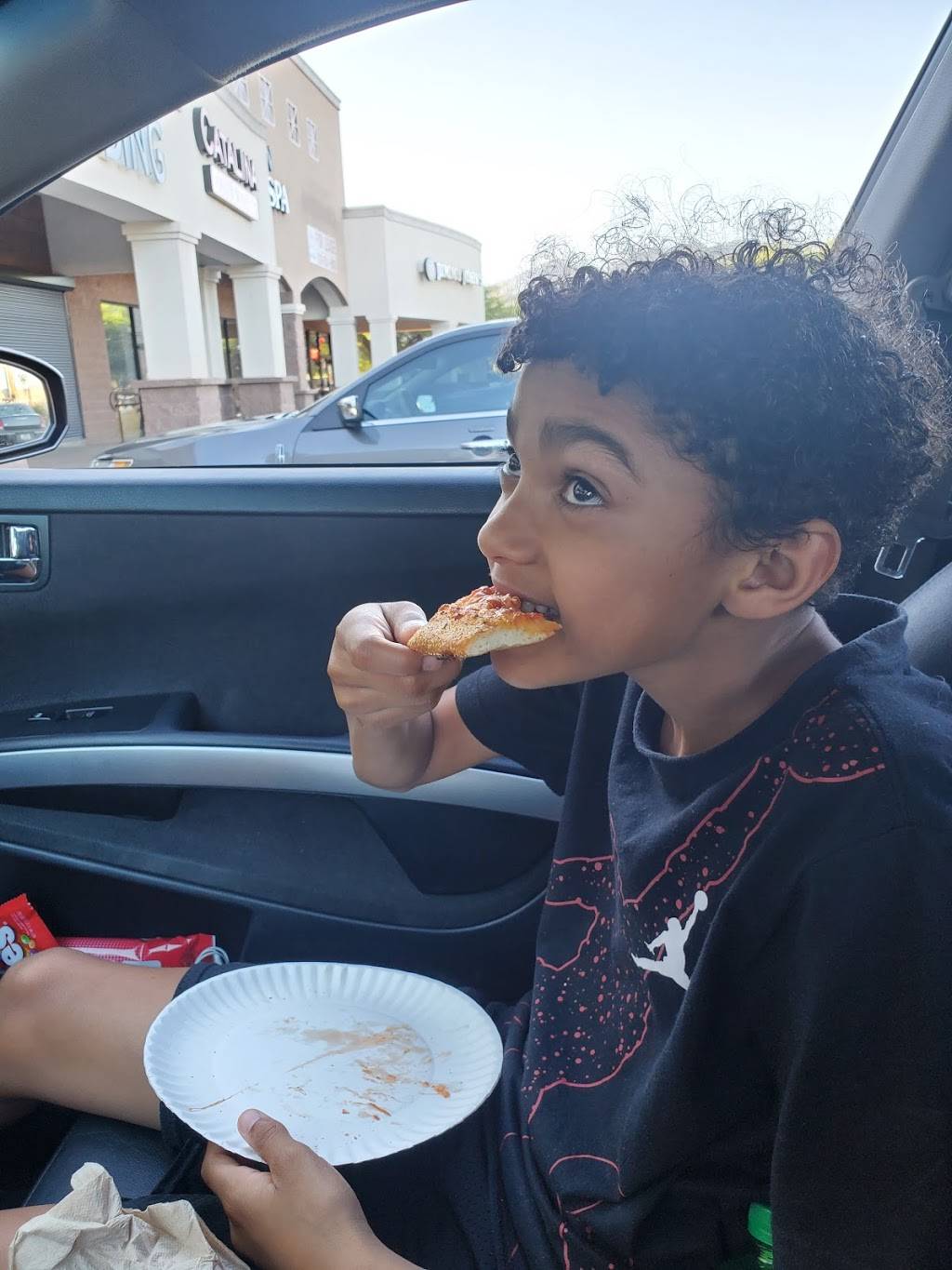 Hungry Howies Pizza | restaurant | 2485 N Swan Rd, Tucson, AZ 85712, USA | 5208953600 OR +1 520-895-3600