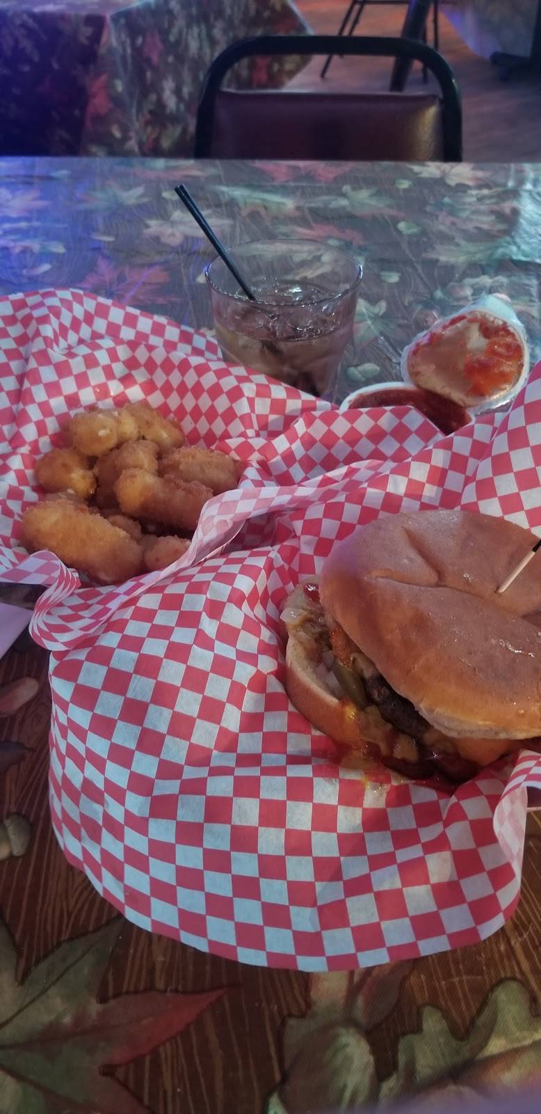 Curve Inn | restaurant | 10336 Blue Star Hwy, South Haven, MI 49090, USA | 2696375070 OR +1 269-637-5070