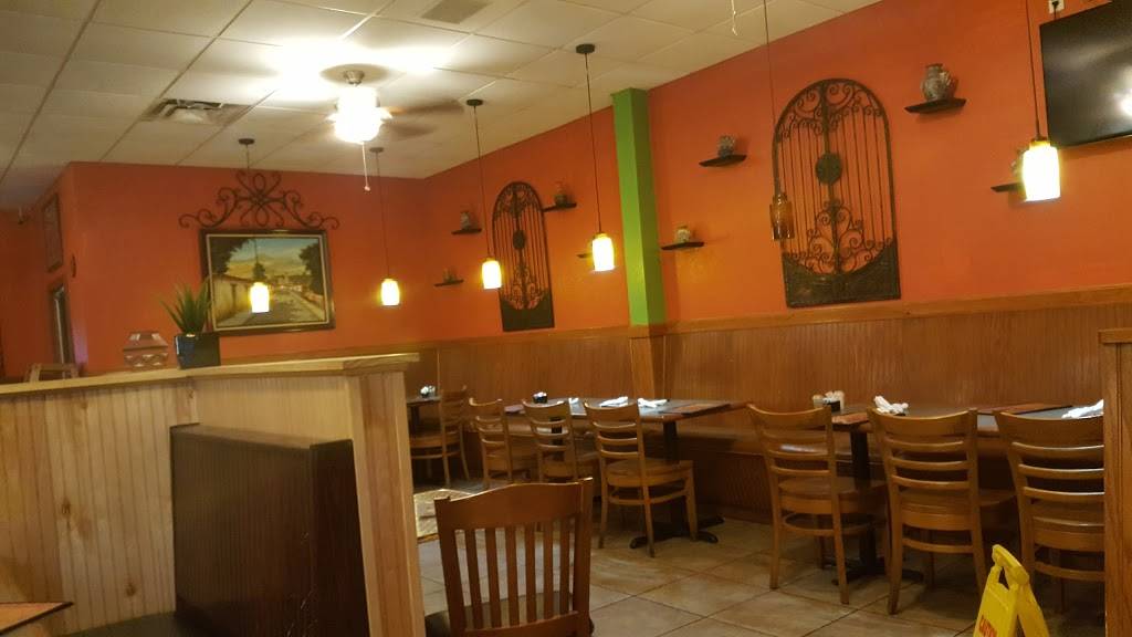 La Fiesta Mexican Restaurant | restaurant | 9513 NW 39th Ave, Gainesville, FL 32606, USA | 3523358484 OR +1 352-335-8484