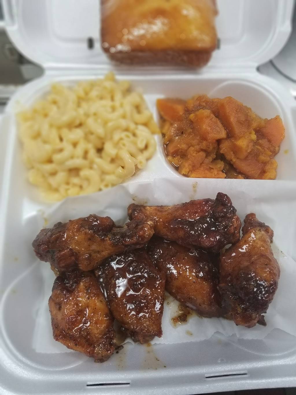 Chicago wings around the world | restaurant | 748 W 61st St, Chicago, IL 60621, USA | 7738912515 OR +1 773-891-2515