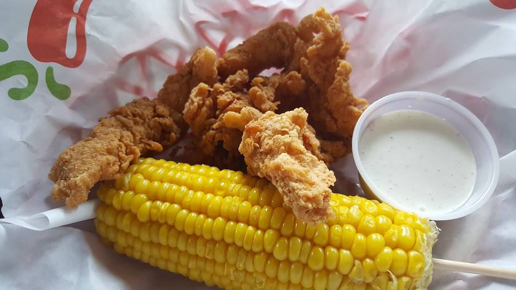 Chilis Grill & Bar | meal takeaway | 8445 N Rockwell Ave, Oklahoma City, OK 73132, USA | 4057285424 OR +1 405-728-5424