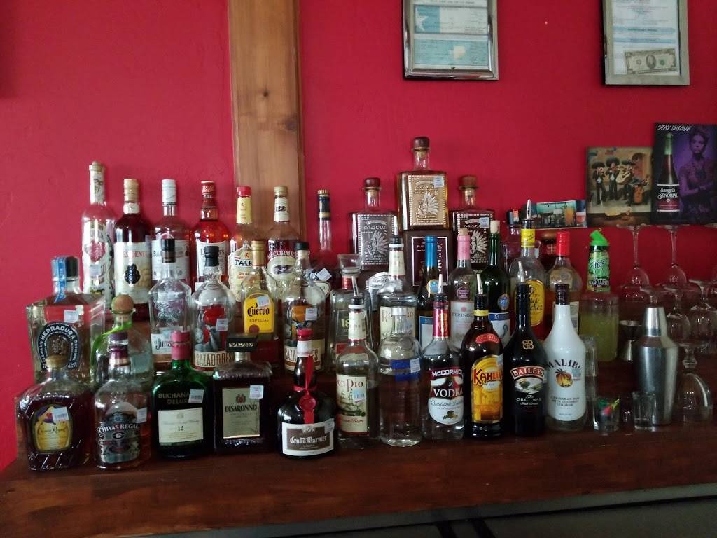 La Isla Del Encanto | restaurant | 2201 E Pioneer Pkwy, Arlington, TX 76010, USA | 8174591498 OR +1 817-459-1498