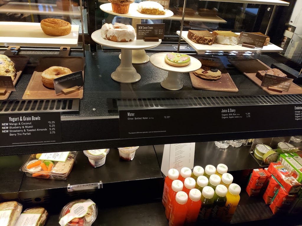 Starbucks | cafe | 210 W North Ave, Chicago, IL 60610, USA | 3128670186 OR +1 312-867-0186