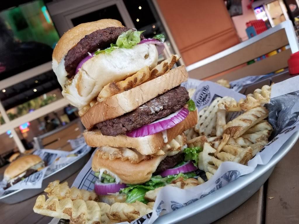 Big City Wings | restaurant | 7620 Katy Fwy Suite 460, Houston, TX 77024, USA | 7132392092 OR +1 713-239-2092