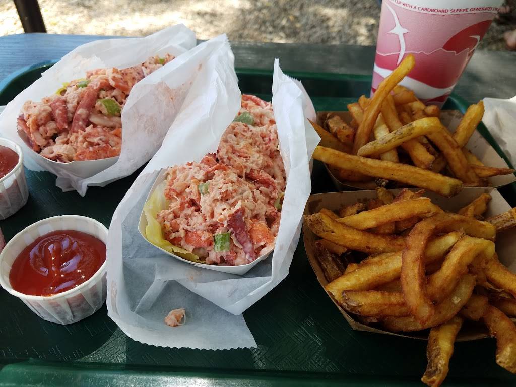 Howards Drive In | restaurant | 121 E Main St, West Brookfield, MA 01585, USA | 5088676504 OR +1 508-867-6504