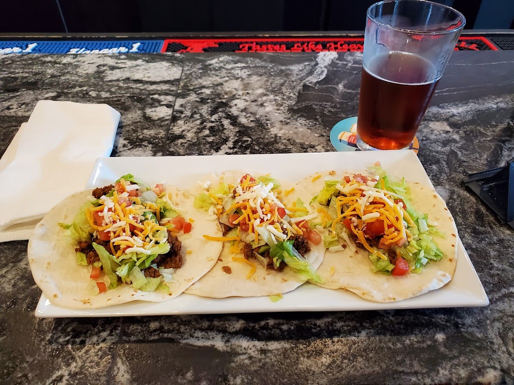 The Draft Room at Berwick | restaurant | 5730 Ogeechee Rd Suite 110, Savannah, GA 31405, USA | 9127774768 OR +1 912-777-4768