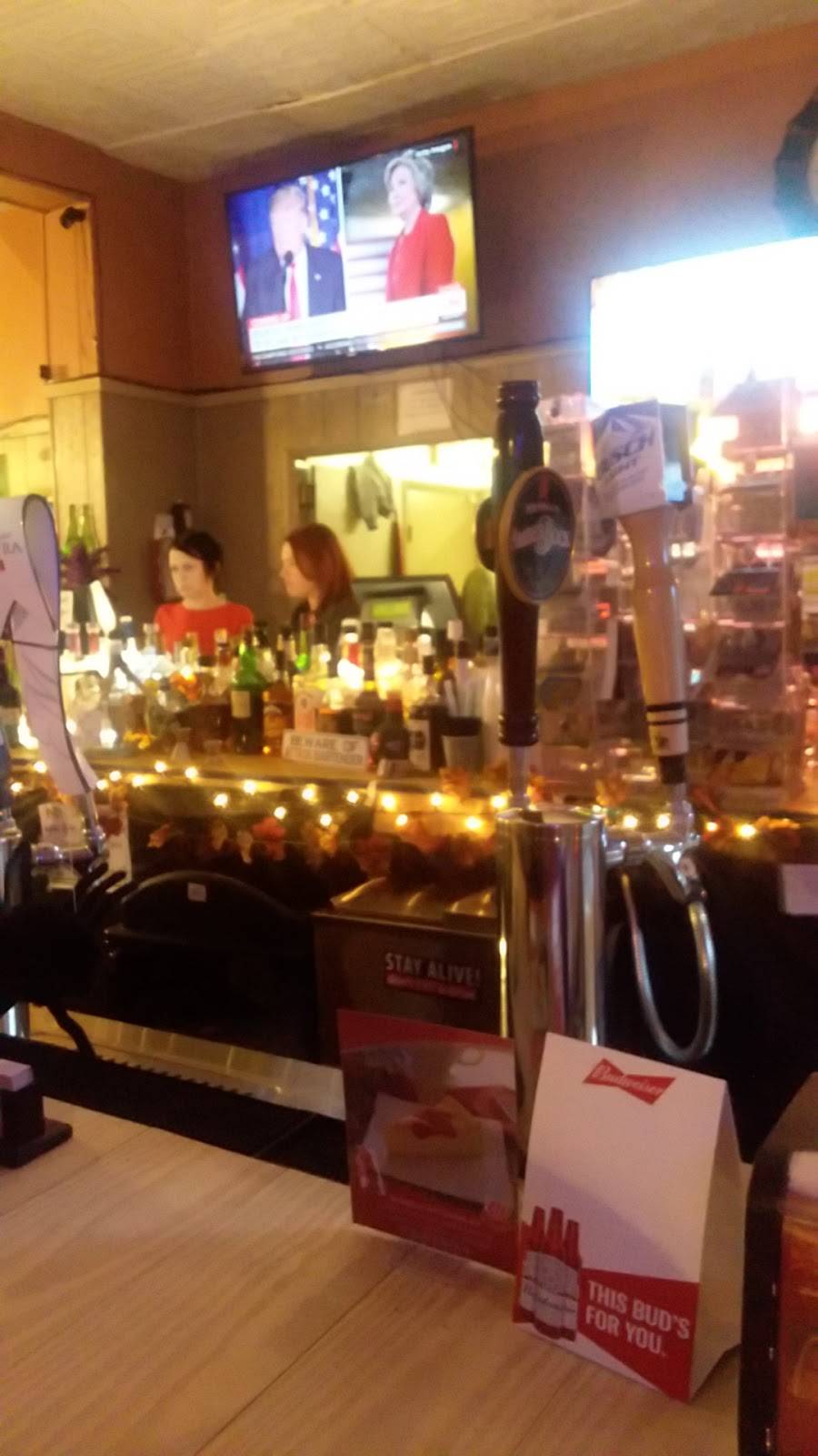 L a Pizza | restaurant | 25 W Main St, Adena, OH 43901, USA | 7405462167 OR +1 740-546-2167