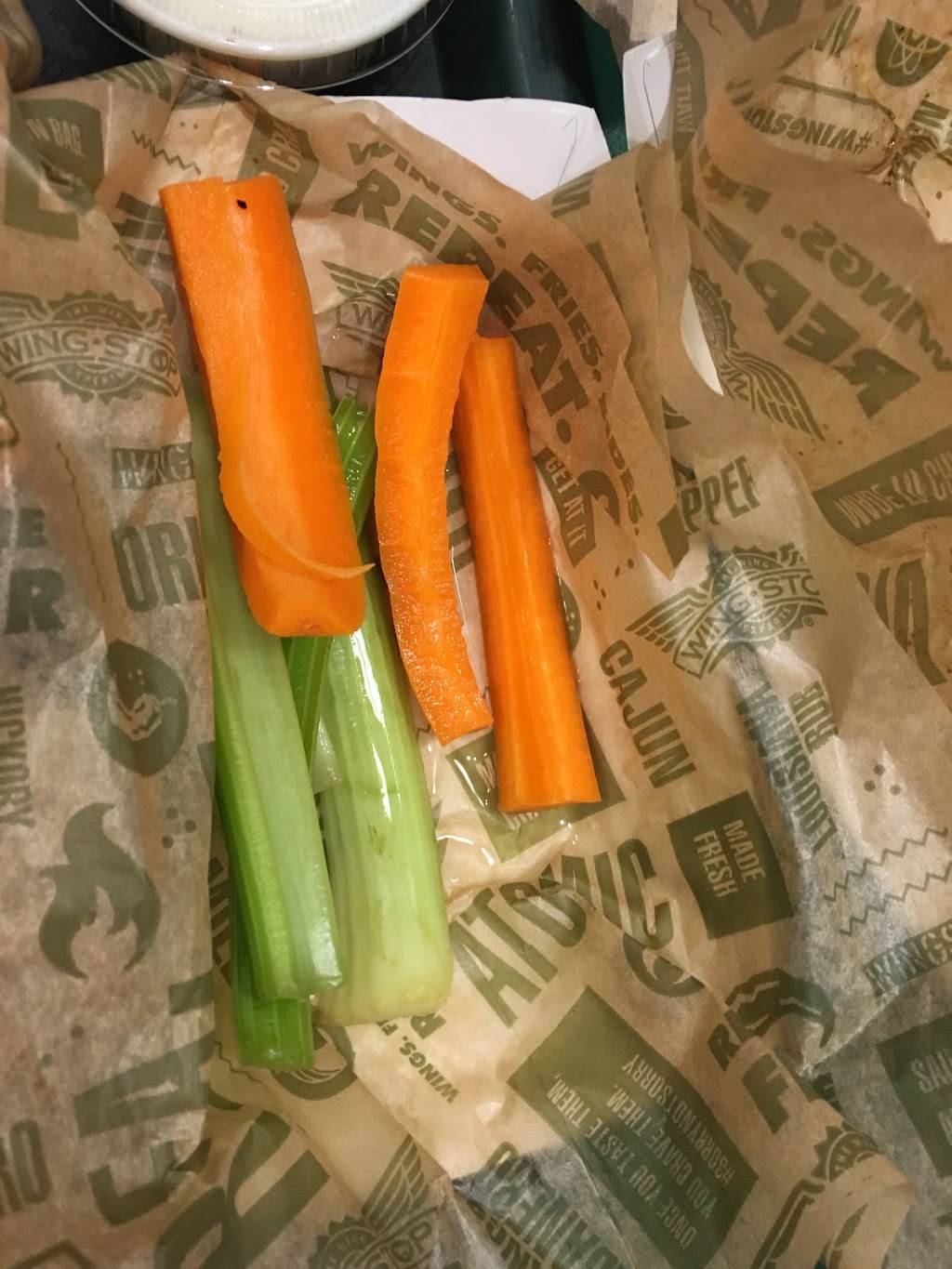 Wingstop | restaurant | 237 NE 28th St, Fort Worth, TX 76164, USA | 8176249464 OR +1 817-624-9464