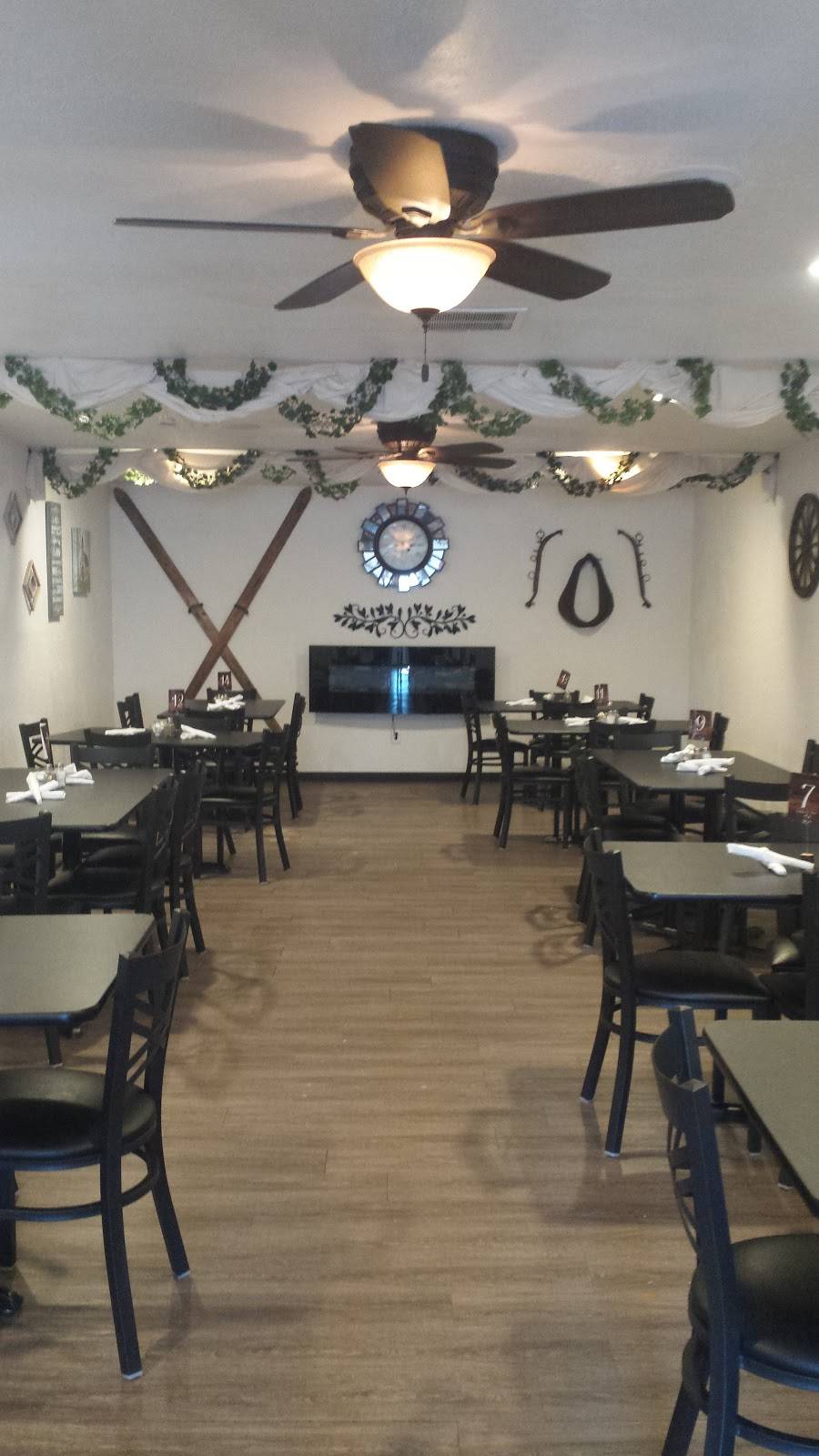 Loose Wheel Supper Club | restaurant | 302 W Main St, Hortonville, WI 54944, USA | 9207793040 OR +1 920-779-3040