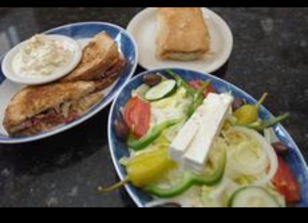 Mama Sallys Restaurant | restaurant | 137 US-19, Inglis, FL 34449, USA | 3524475102 OR +1 352-447-5102