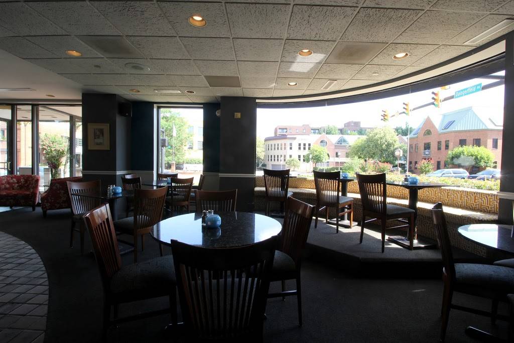 Laportas Restaurant | restaurant | 1600 Duke St, Alexandria, VA 22314, USA | 7036836313 OR +1 703-683-6313