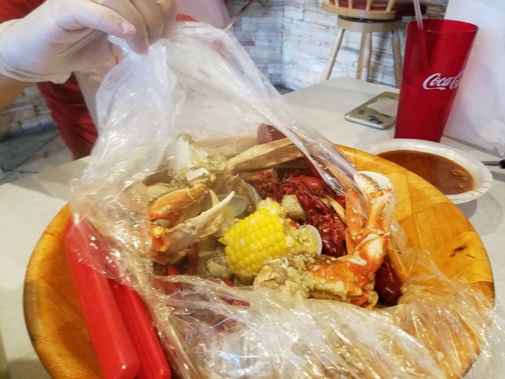 Crackin Crawfish LLC | restaurant | 440 E McCullough Dr, Charlotte, NC 28262, USA | 7049006603 OR +1 704-900-6603