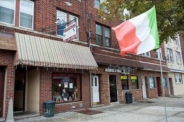 Pizzalinos | restaurant | 721 Avenue A, Bayonne, NJ 07002, USA | 2014553032 OR +1 201-455-3032